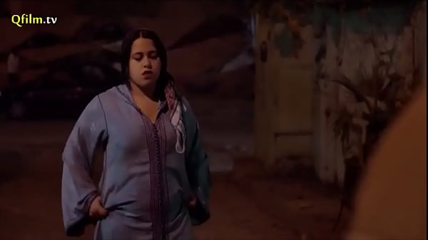 Arabe voilée se fait remplir ses grosses fesses par un inconnu